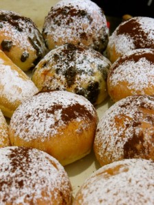 These pretty babies are filled with ricotta and crumbles of chocolate. They make your taste buds dance with delight.